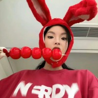 抖音抽烟视频被举报一男子因抽烟视频引发争议，网友质疑其违法